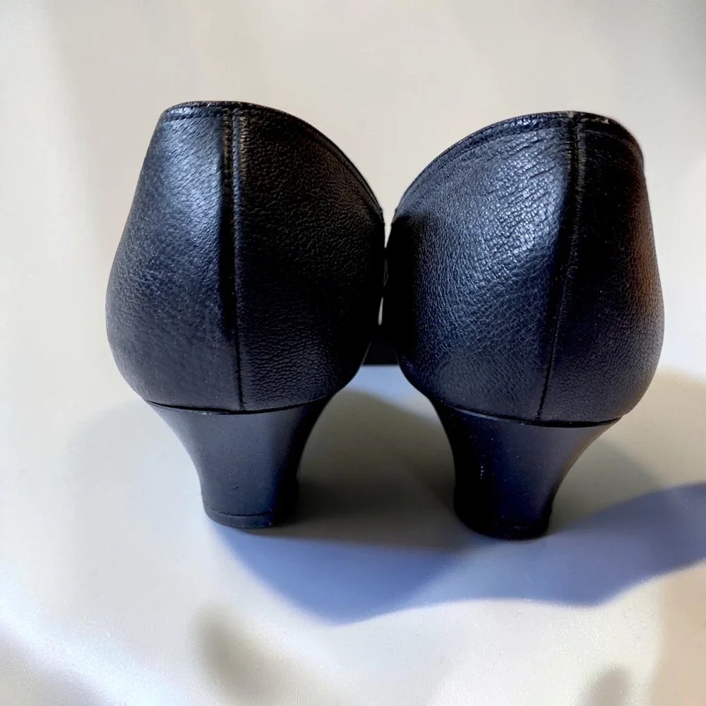 Grace Walker Vintage 60s Black Leather Bow Heels Pumps Almond Toe 8 / 8.5